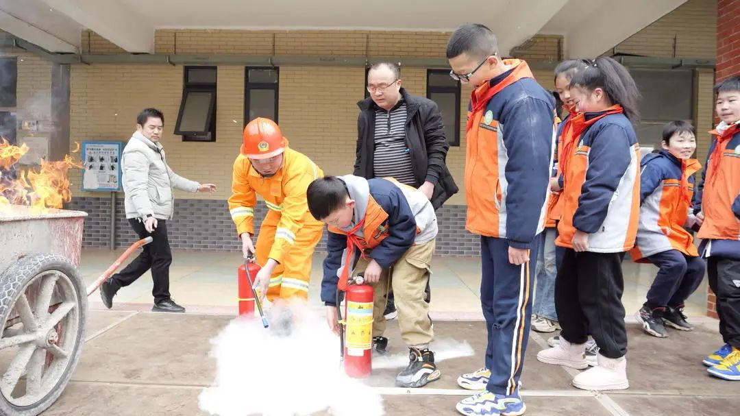 开学第一课：“龙”光焕发新学期